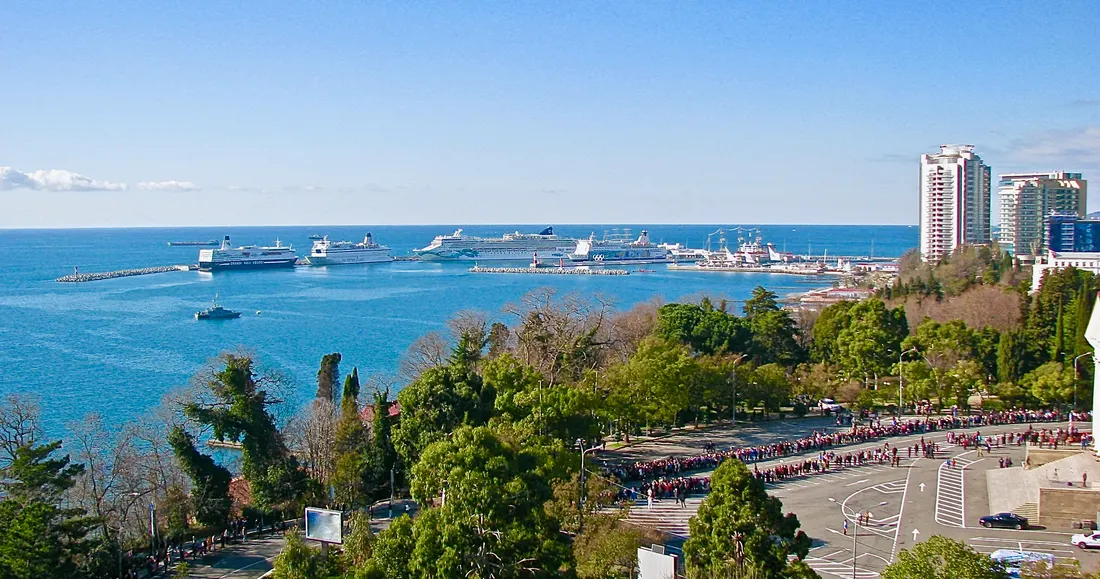 Морской порт Сочи и побережье Чёрного моря